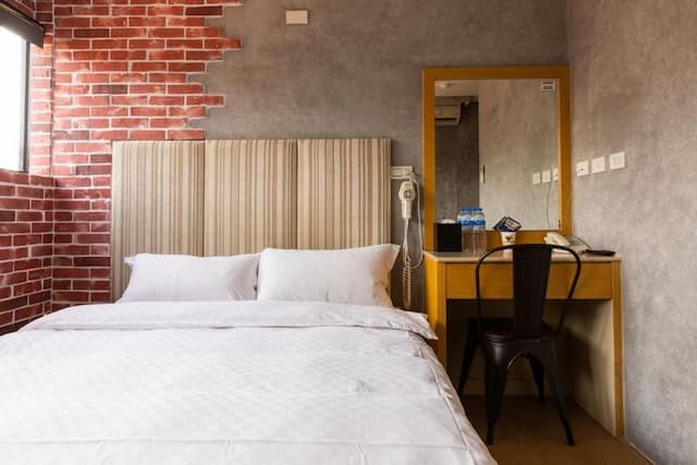 Longshan Inn-Deluxe Double Room-3