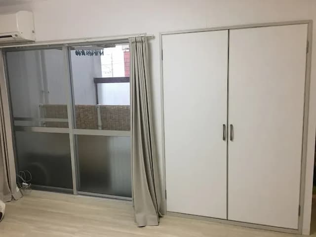 ベランダに洗濯機あります