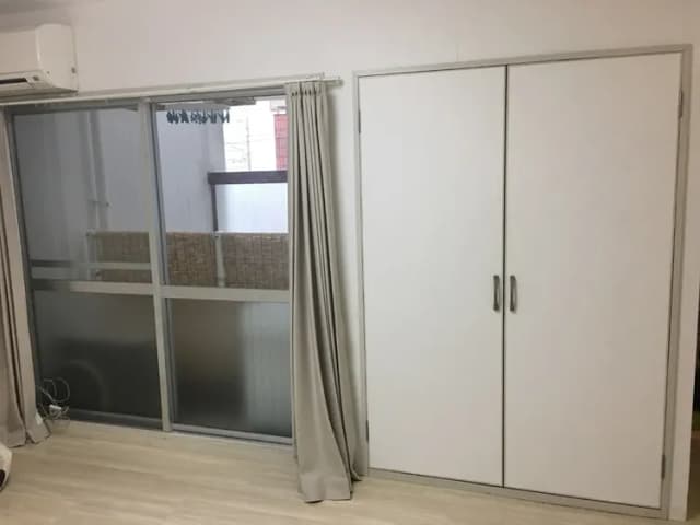 ベランダに洗濯機あります