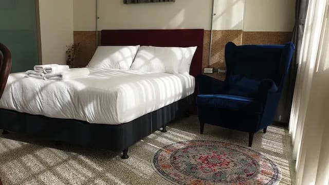 Through a path-Standard Double Room-7