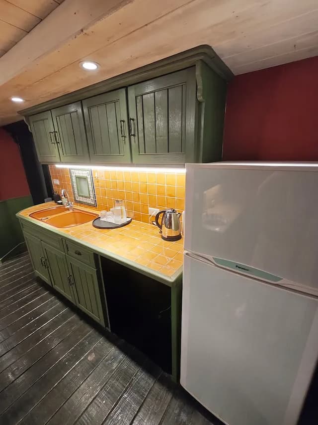 金石新月光-西班牙四人房-6