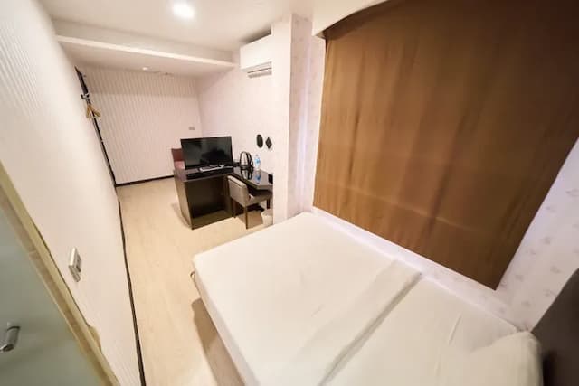 日光河堤時尚旅店｜近高雄音樂中心-溫馨單人房-2