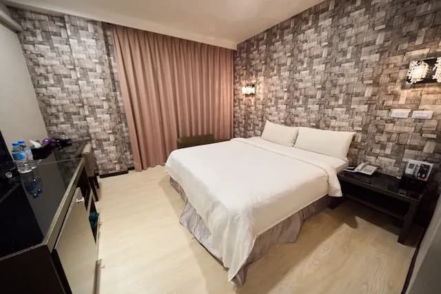 日光河堤時尚旅店｜近高雄音樂中心-典雅雙人房-4