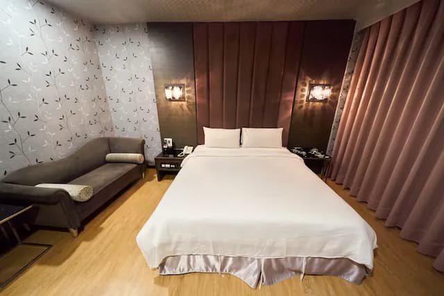 日光河堤時尚旅店｜近高雄音樂中心-甜蜜雙人房-3