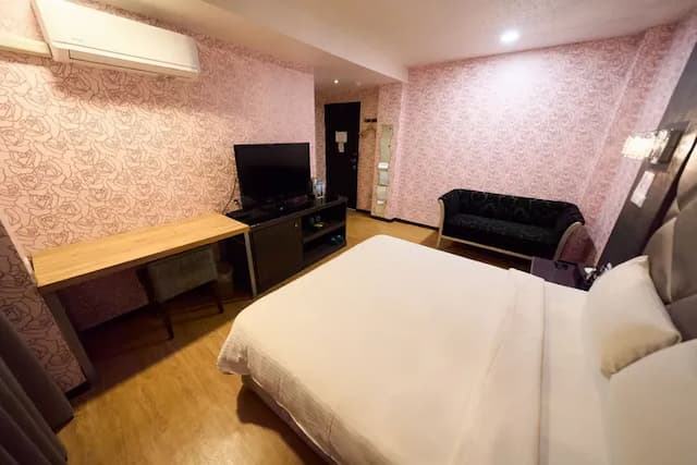 日光河堤時尚旅店｜近高雄音樂中心-浪漫雙人房-1