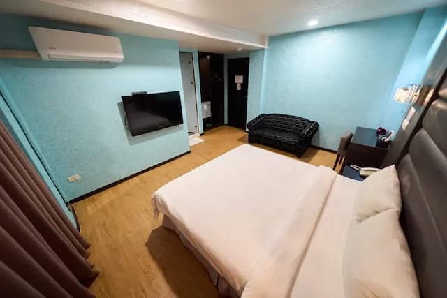 日光河堤時尚旅店｜近高雄音樂中心-精緻雙人房-1