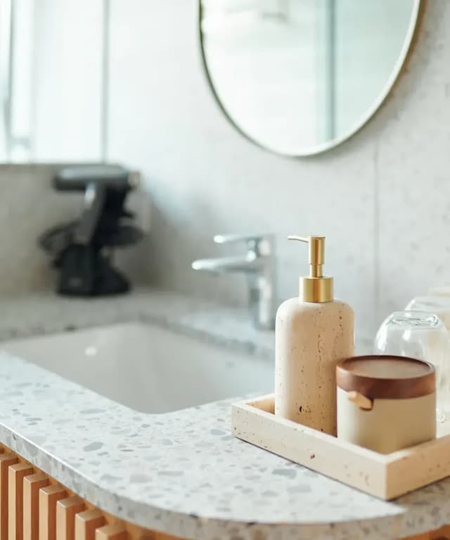 Walk in house-Quadruple Room with Bathtub-7