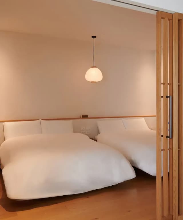 Walk in house-Deluxe Quadruple Room-3