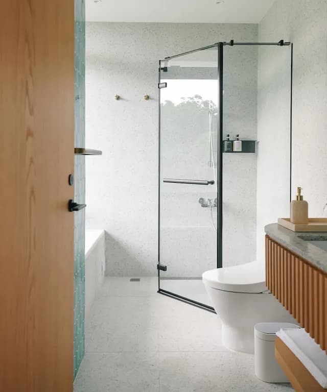 Walk in house-Deluxe Quadruple Room-7