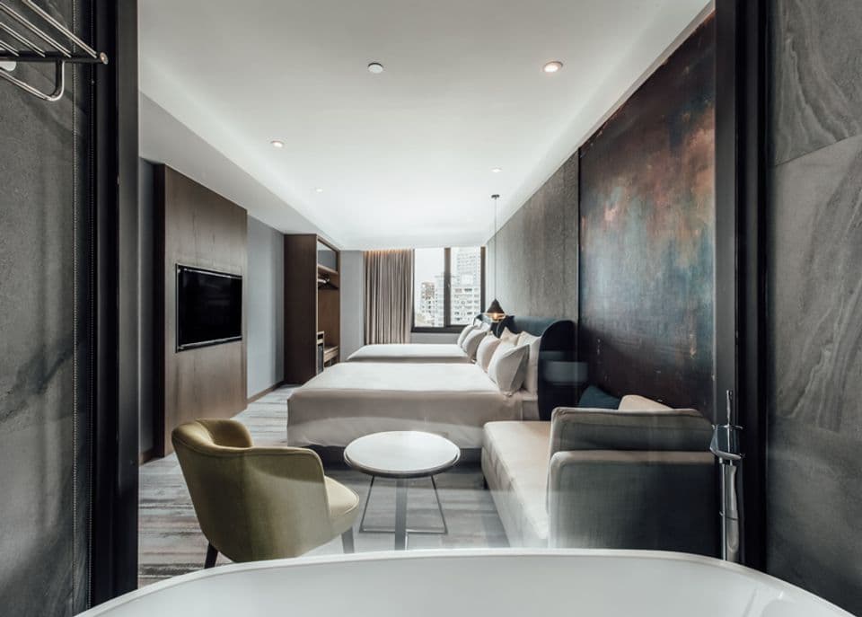 鈞怡大飯店｜限時下殺57折｜親子友善-河景家庭客房(含早餐)-3