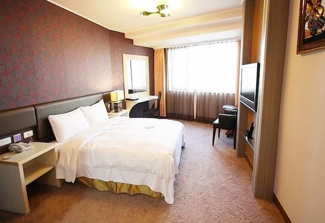 Grand Earl Hotel-Superior Single Bed room-5