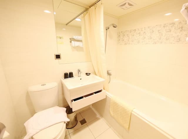 Grand Earl Hotel-Superior Single Bed room-6