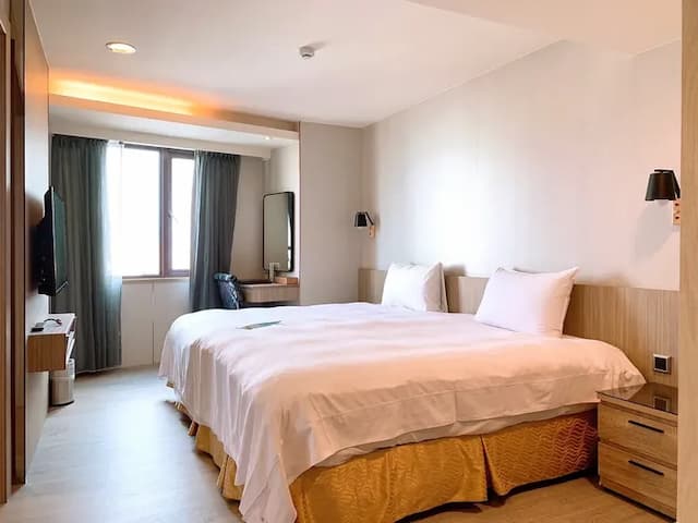 Grand Earl Hotel-Earl Quad Room-5