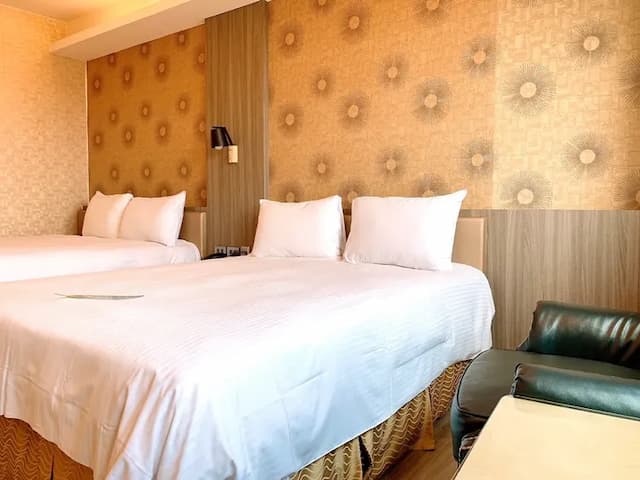 Grand Earl Hotel-Earl Quad Room-2