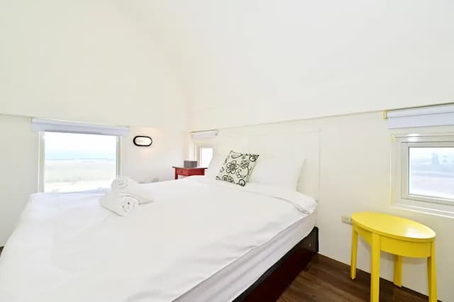 波斯卡朵親子城堡渡假民宿-豪華海景四人房-10