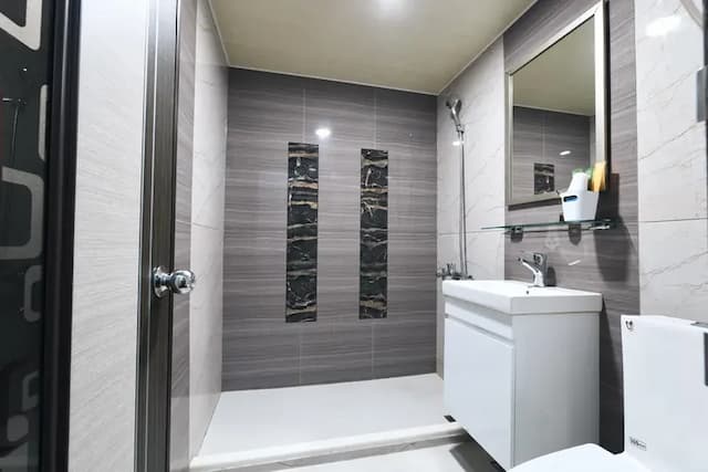 首府旅館｜緊鄰府中、板橋站-豪華四人間-6