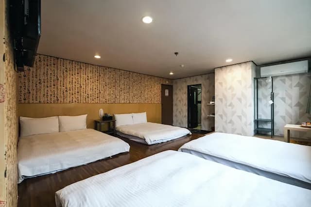 首府旅館｜緊鄰府中、板橋站-家庭套房-2