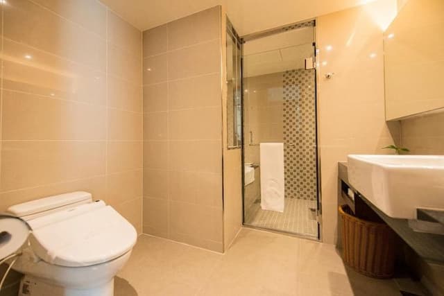 台中港酒店 l  三井Outlet開車8分鐘-豪華雙人房-含早餐-2