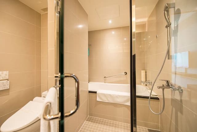 台中港酒店 l  三井Outlet開車8分鐘-豪華雙人房-含早餐-3