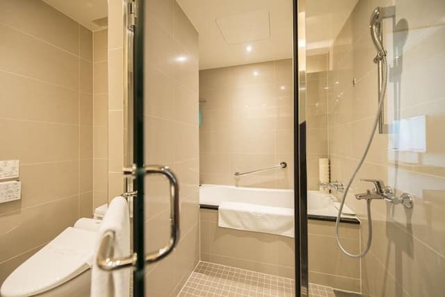 台中港酒店 l  三井Outlet開車8分鐘-雅緻家庭房-含早餐-2