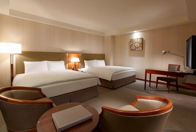 台中港酒店 l  三井Outlet開車8分鐘-豪華家庭房-含早餐-1