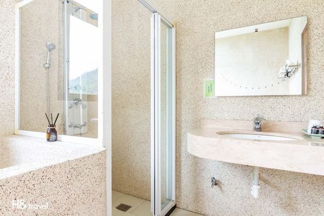 A Qian B&B-Mountain View Double Room with Bathtub-8