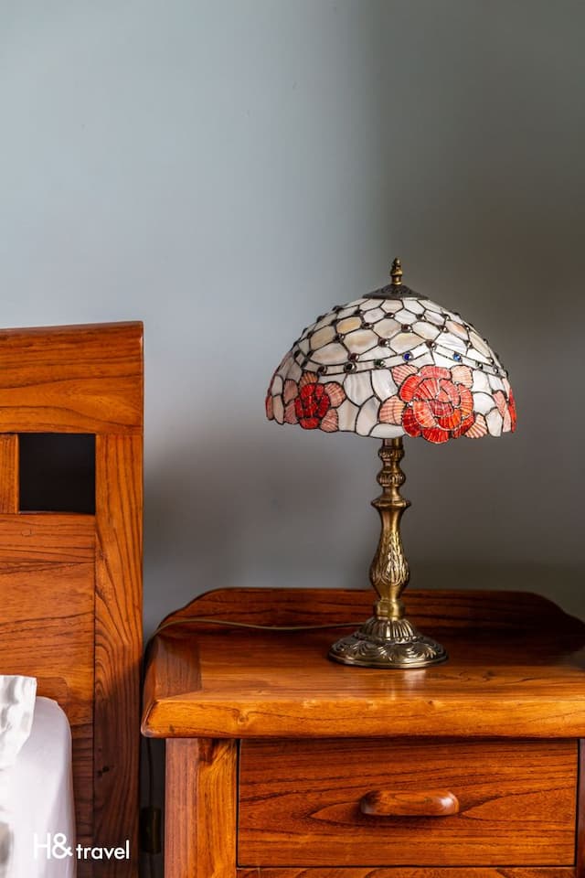 A Qian B&B-Exquisite Double Room with Balcony-8