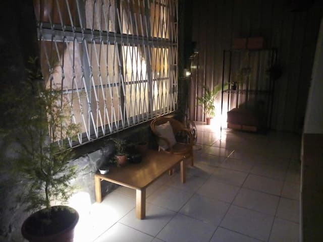 台南懷舊風格/透天一樓套房-好停車-近文化中心-老屋新力-透天整層一樓-好停車-1