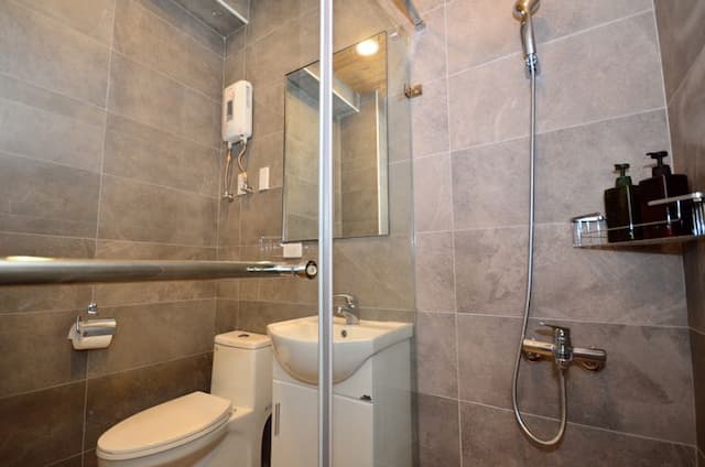 Feng Chia. Music Mu Lè mù-Family Room - 6 Adults-9