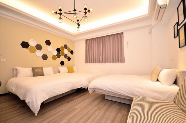 Feng Chia. Music Mu Lè mù-Family Room - 6 Adults-2