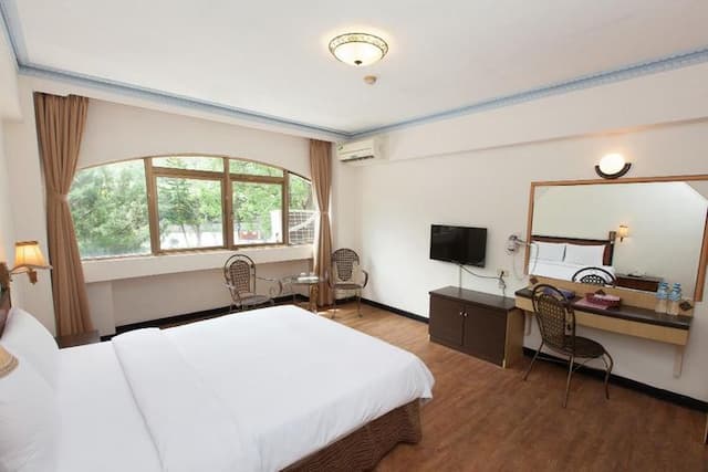 知本亞灣飯店 | 大眾溫泉池-經典二人房（一大床）-3