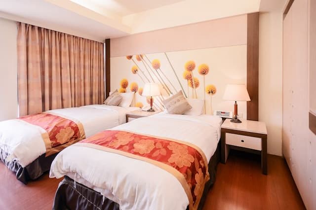 華登商務大飯店 ｜洲際棒球場10分鐘 ｜-商務雙床房-1