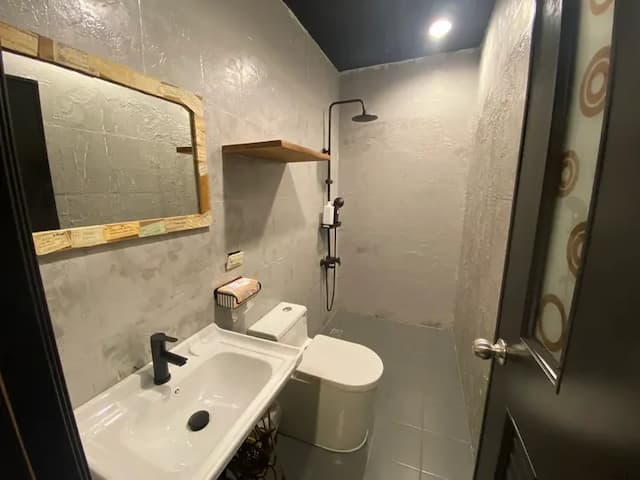 l墾丁包棟民宿lantique恆春古城工業風四臥室10人包棟IG I電動麻將l k歌l烤肉l德州撲克桌遊I步行車站三分鐘2025新開幕lline Id Kenting-timehouse-Two-bedroom 8~10 people private building-15