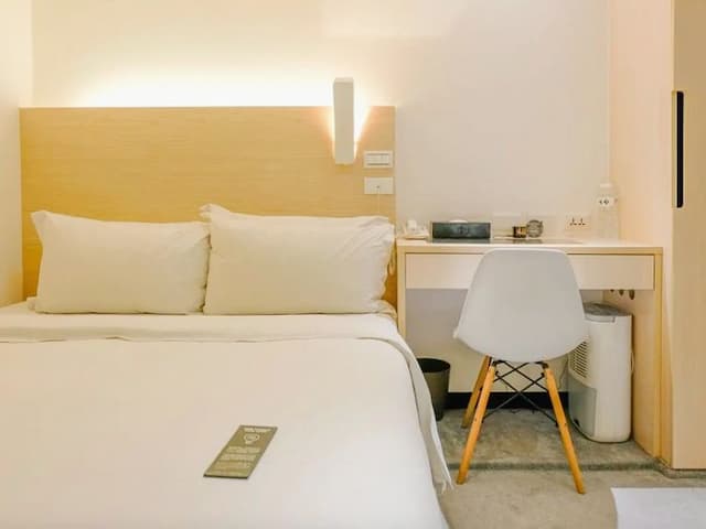 二十輪旅店西門町館-標準客房雙人房(無窗)-1