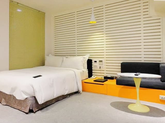 二十輪旅店西門町館-高級客房(無窗)-3