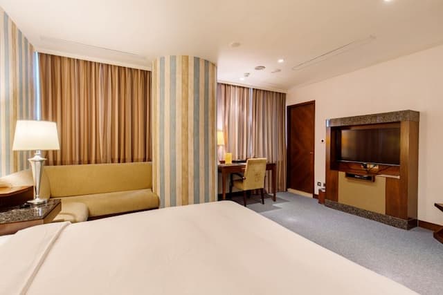 Hotel HD Palace-Deluxe Room-4