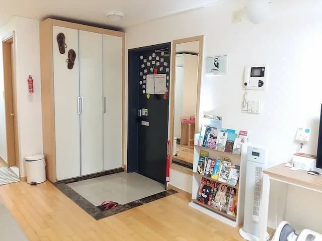 Hongik Univ Stn Exit 3 10sec (4 Single Beds)-弘益大學入口站 3 號出口 10 秒 (4 single beds)-14