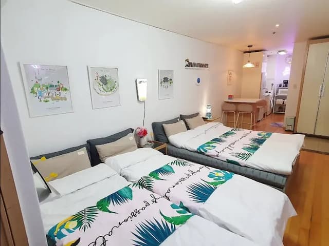 Hongik Univ Stn Exit 3 10sec (4 Single Beds)-弘益大學入口站 3 號出口 10 秒 (4 single beds)-1