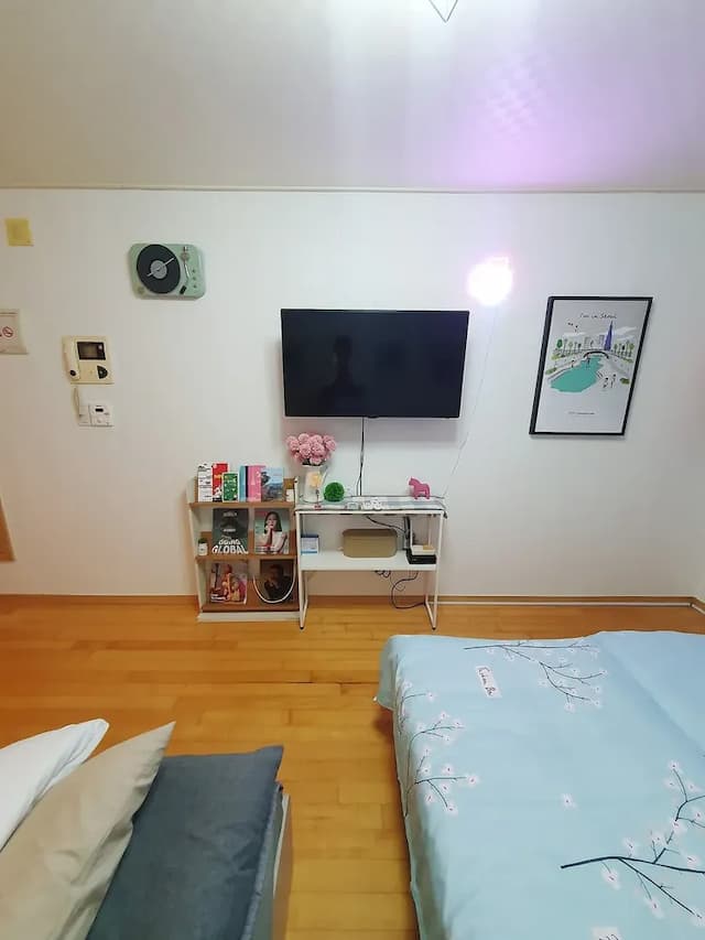 Hongik Univ Stn Exit 3 10sec (4 Single Beds)-弘益大學入口站 3 號出口 10 秒 (4 single beds)-4