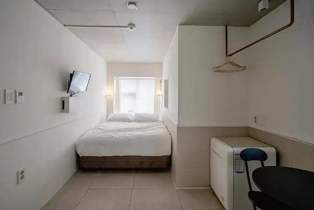 菲斯精品飯店-高級雙人房-1