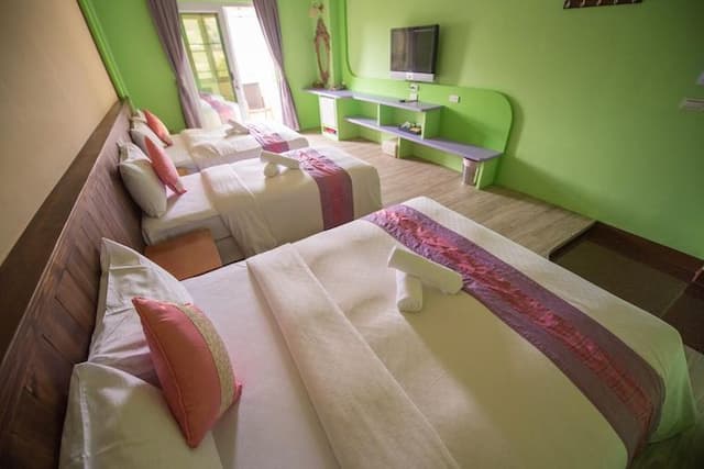 Ding Jia Hotel-Mountain View x Balcony Family Room-3