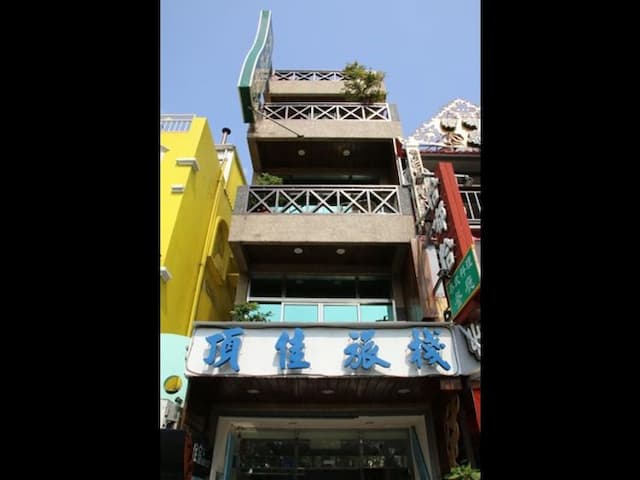 Ding Jia Hotel-Mountain View x Balcony Family Room-5