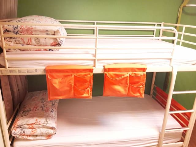 三隻老虎青年旅店-標準五人房-6