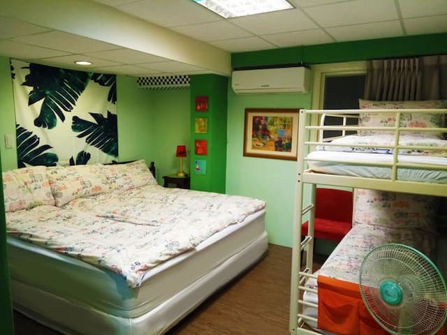 三隻老虎青年旅店-標準五人房-9