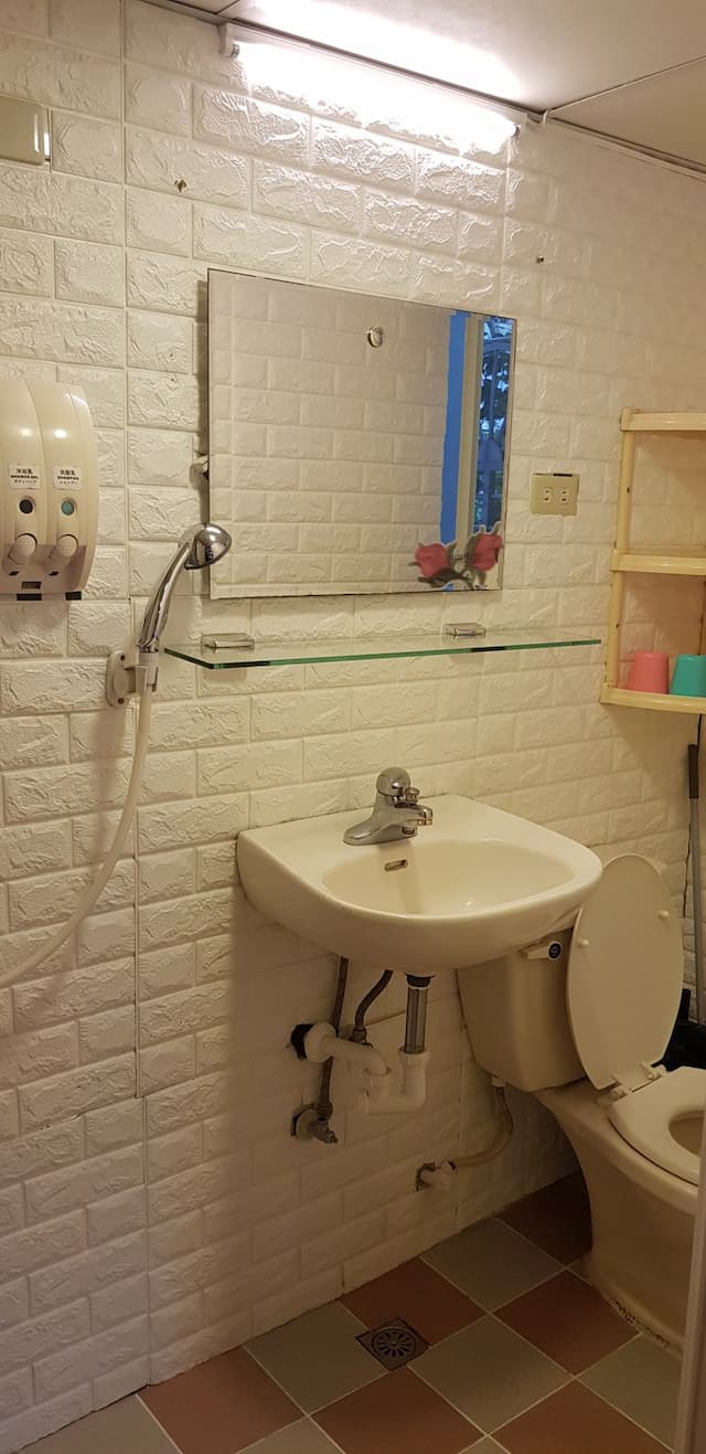 三隻老虎青年旅店-標準五人房-7