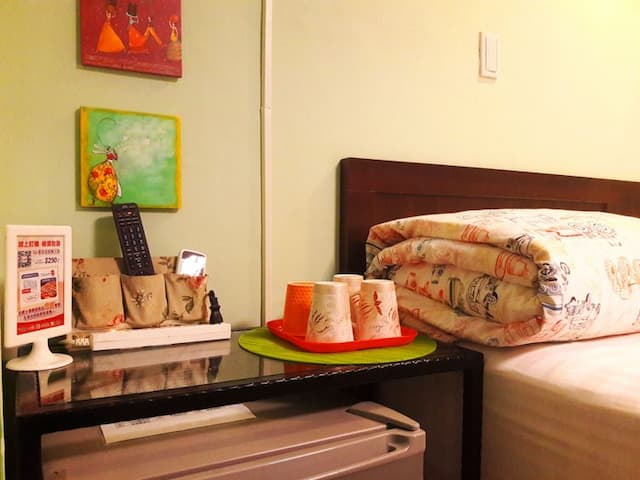 三隻老虎青年旅店-標準五人房-5