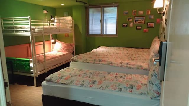 三隻老虎青年旅店-標準六人房-2