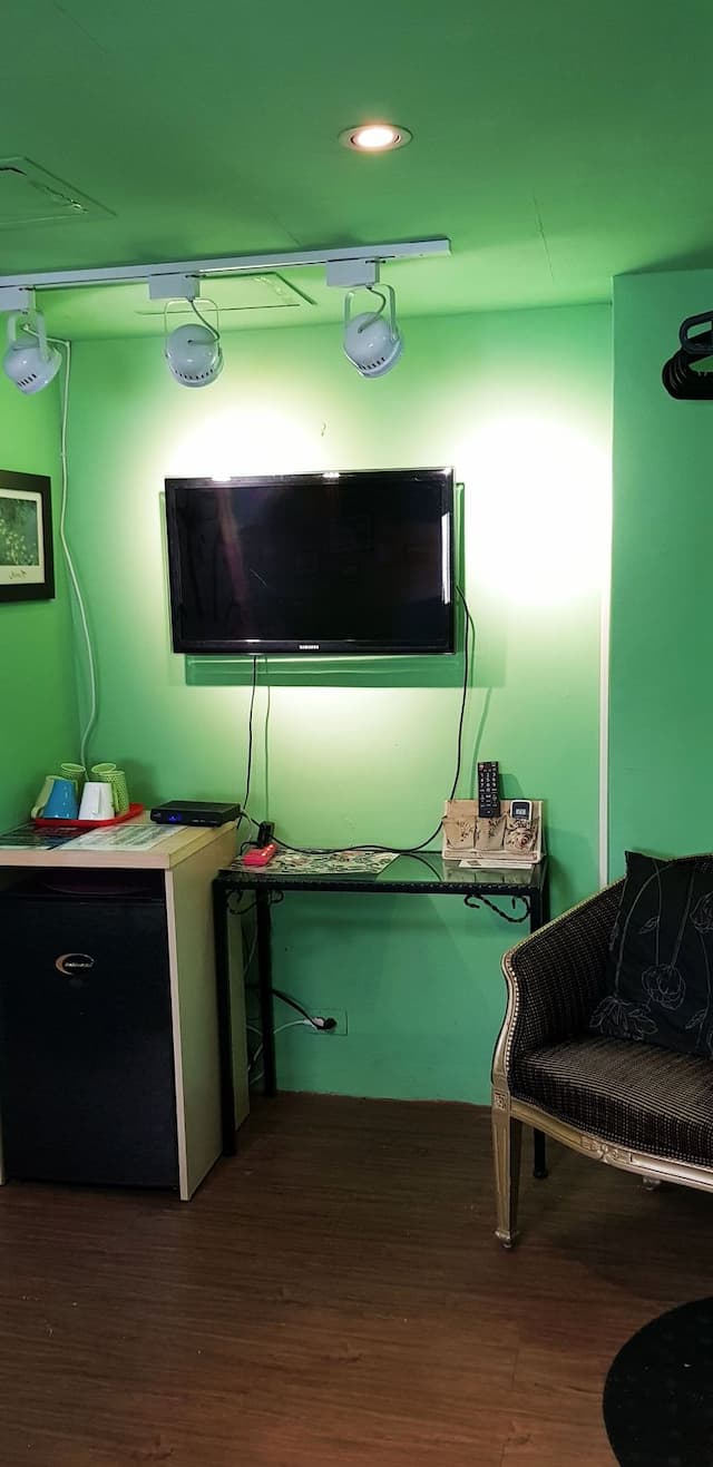 三隻老虎青年旅店-標準六人房-9