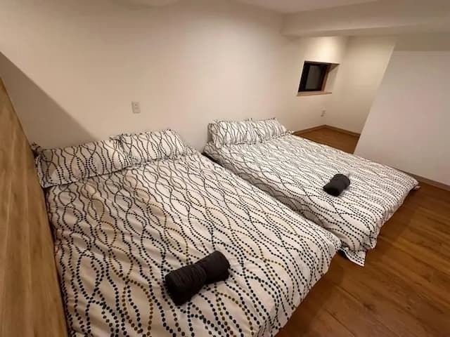 Vanilla Hotel-Simple Eight-person Room-9