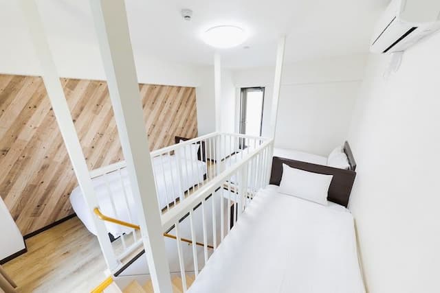 デラックスメゾネット2階（ダブルベッド1台、シングルベッド2台）